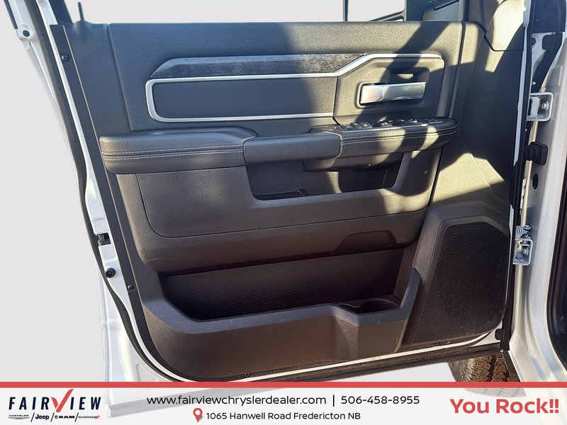 2024 Ram 3500 Big Horn  Amazing condition 6.4 L gas