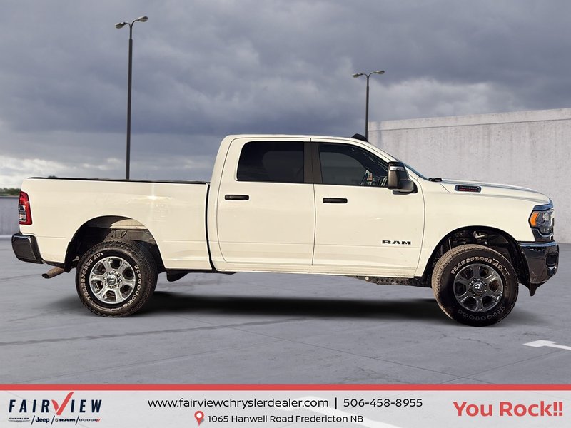 2024 Ram 3500 Big Horn  Amazing condition 6.4 L gas