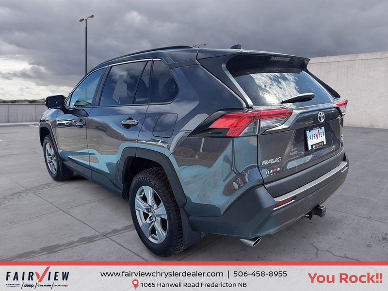 2023 Toyota RAV4 XLE EXL with sunroof and sound package new tires