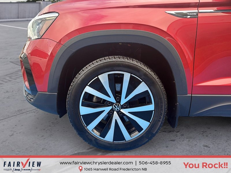 2023 Volkswagen Taos Comfortline Fully loaded with sun and sound  group