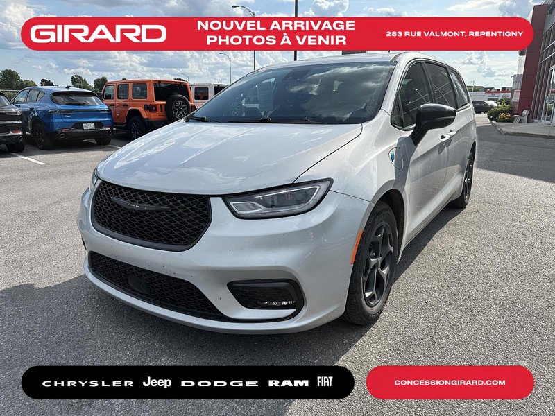 Chrysler Pacifica Hybrid Limited 2023