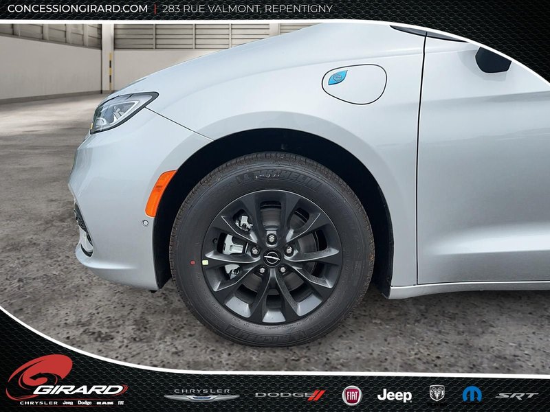 2024 Chrysler Pacifica Hybrid S APPEARANCE