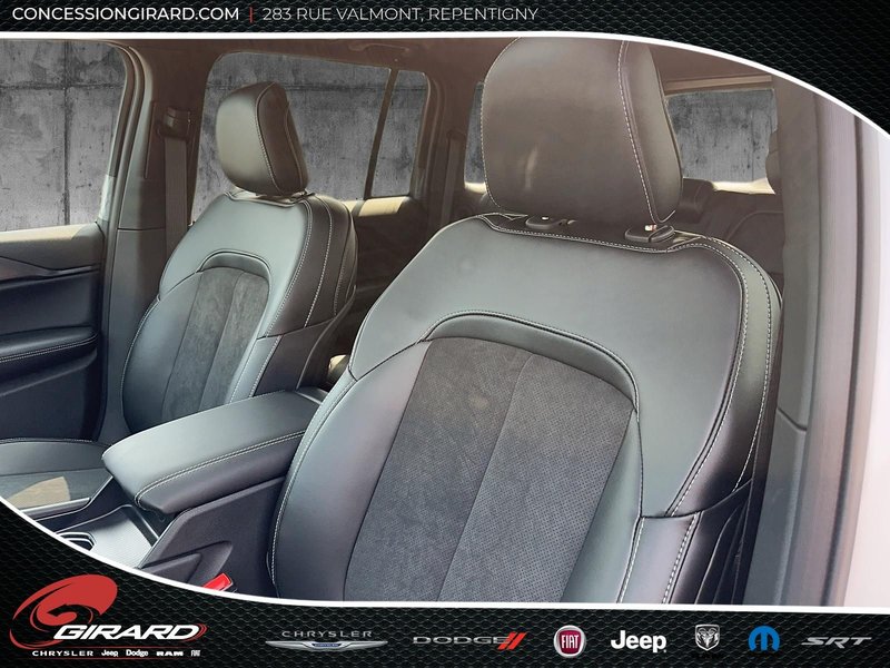 2025 Jeep Grand Cherokee LAREDO ALTITUDE