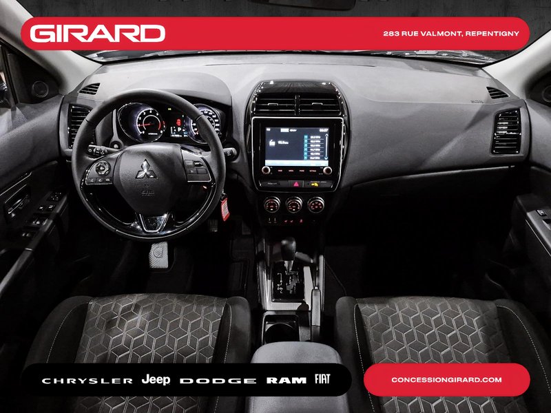 2025 Mitsubishi RVR SE