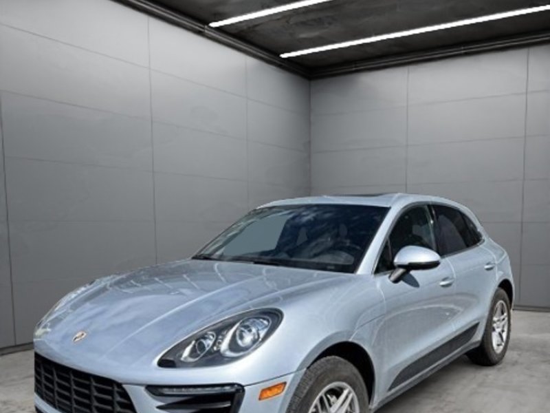 2015 Porsche Macan S in Montreal, Quebec