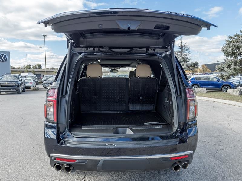 2023 Chevrolet Suburban 4x4 Premier-29