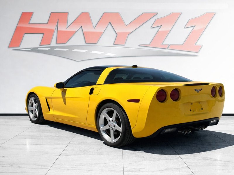 2005 Chevrolet Corvette BASE 2dr Cpe
