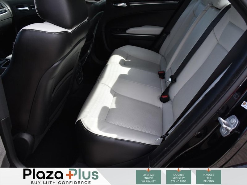 2021 Chrysler 300 S HEATED WHEEL/HEATED SEATS FRONT AND REAR/COOLED SEATS/LEATHER/PREMIUM SOUND/BACK UP CAMERA