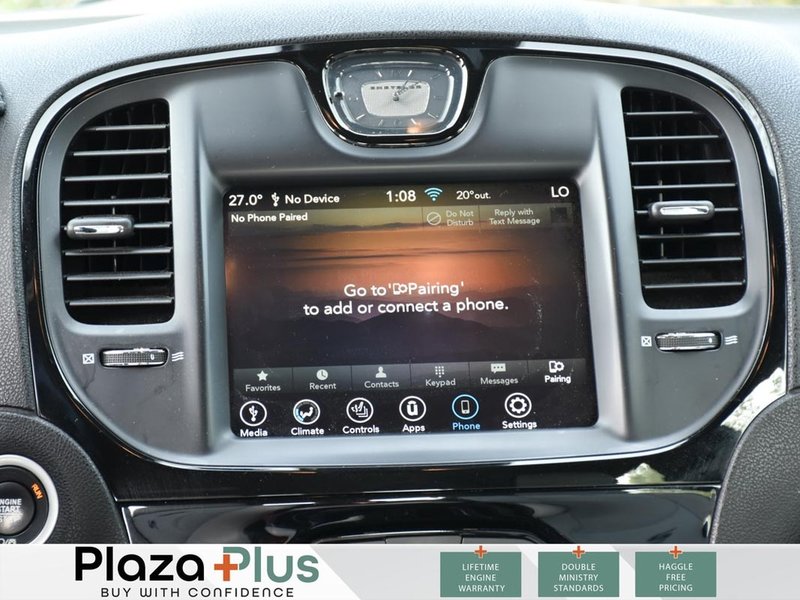 2021 Chrysler 300 S HEATED WHEEL/HEATED SEATS FRONT AND REAR/COOLED SEATS/LEATHER/PREMIUM SOUND/BACK UP CAMERA