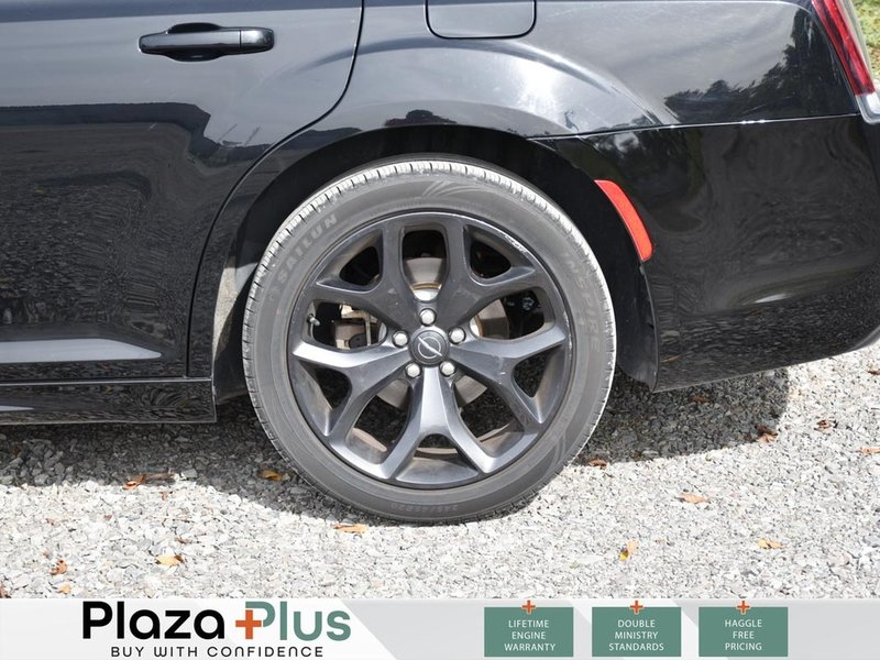 2021 Chrysler 300 S HEATED WHEEL/HEATED SEATS FRONT AND REAR/COOLED SEATS/LEATHER/PREMIUM SOUND/BACK UP CAMERA