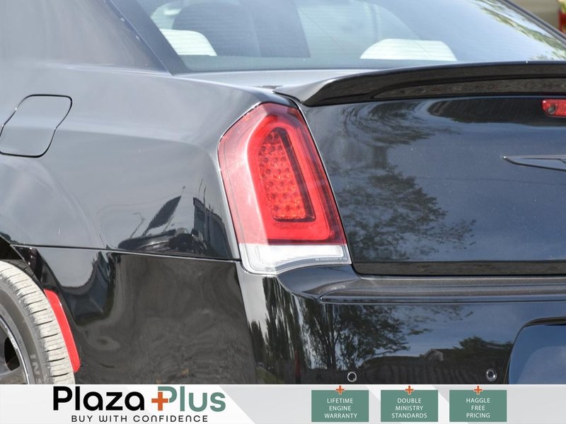 2021 Chrysler 300 S HEATED WHEEL/HEATED SEATS FRONT AND REAR/COOLED SEATS/LEATHER/PREMIUM SOUND/BACK UP CAMERA