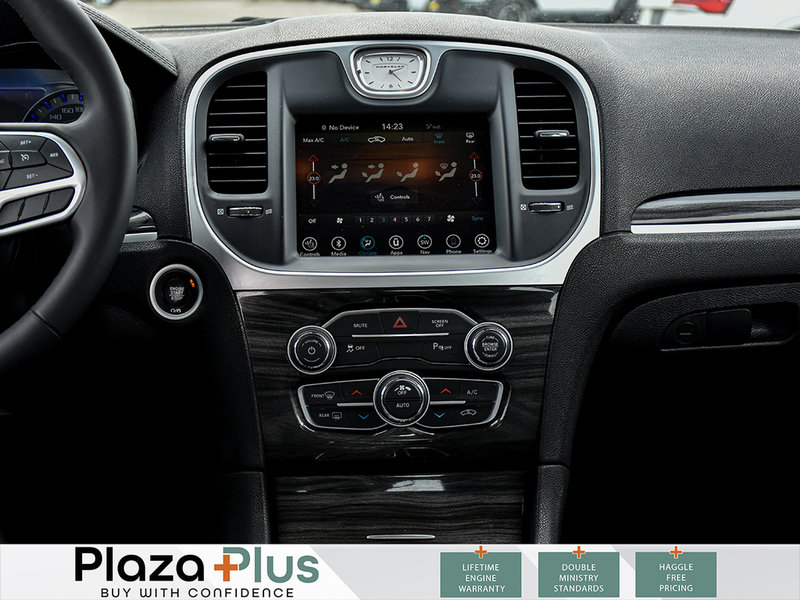 2022 Chrysler 300 Touring L HEATED LEATHER | APPLE CARPLAY ANDROID AUTO | REMOTE START | AWD
