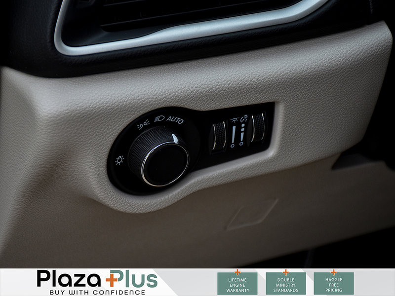 2022 Chrysler Grand Caravan SXT GREAT CONDITION! | POWER DOORS | REMOTE START | APPLE CARPLAY + ANDROID AUTO