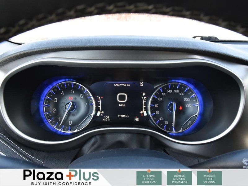 2022 Chrysler Pacifica Touring L LEATHER/LANE DEPARTURE WARNING/BLIND SPOT MONITOR/APPLE CAR PLAY/NO ACCIDENTS