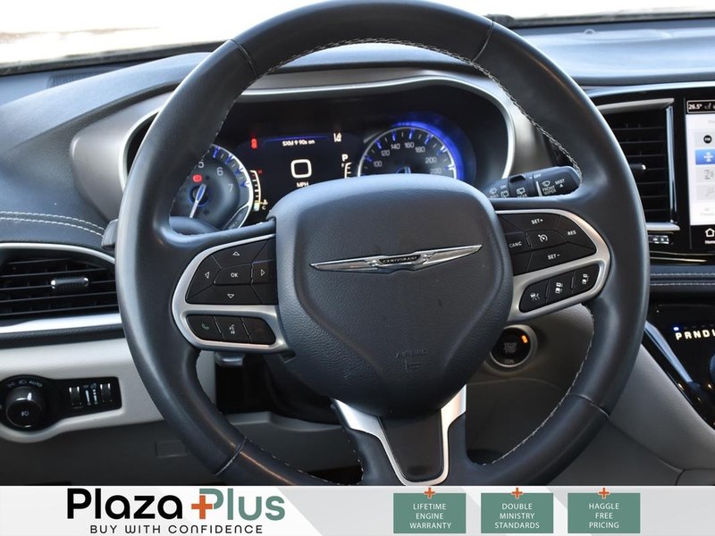 2022 Chrysler Pacifica Touring L LEATHER/LANE DEPARTURE WARNING/BLIND SPOT MONITOR/APPLE CAR PLAY/NO ACCIDENTS