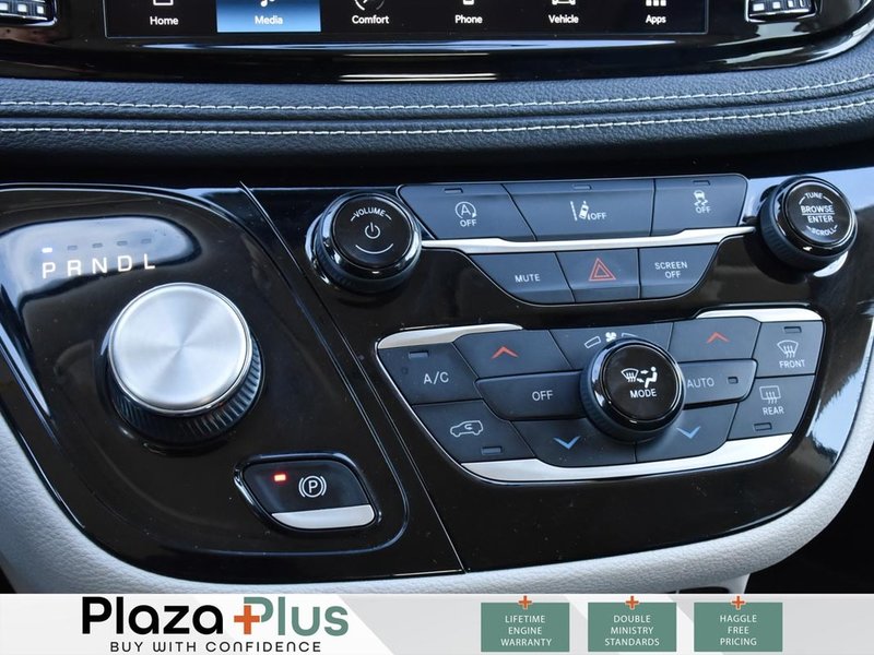 2022 Chrysler Pacifica Touring L LEATHER/LANE DEPARTURE WARNING/BLIND SPOT MONITOR/APPLE CAR PLAY/NO ACCIDENTS