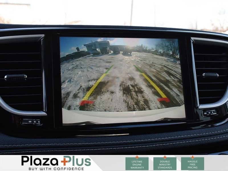 2022 Chrysler Pacifica Touring L LEATHER/LANE DEPARTURE WARNING/BLIND SPOT MONITOR/APPLE CAR PLAY/NO ACCIDENTS