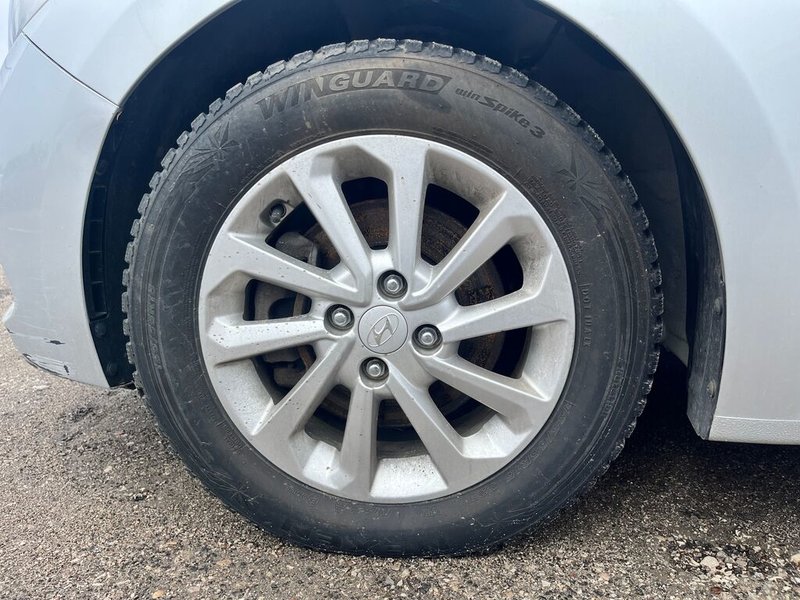 2019 Hyundai Accent Preferred 5 Door Preferred Auto