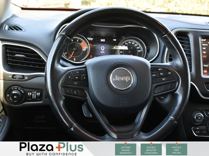 2019 Jeep Cherokee Trailhawk HEATED WHEEL/REMOTE START/APPLE CAR PLAY/PANOROOF/POWER LIFT GATE