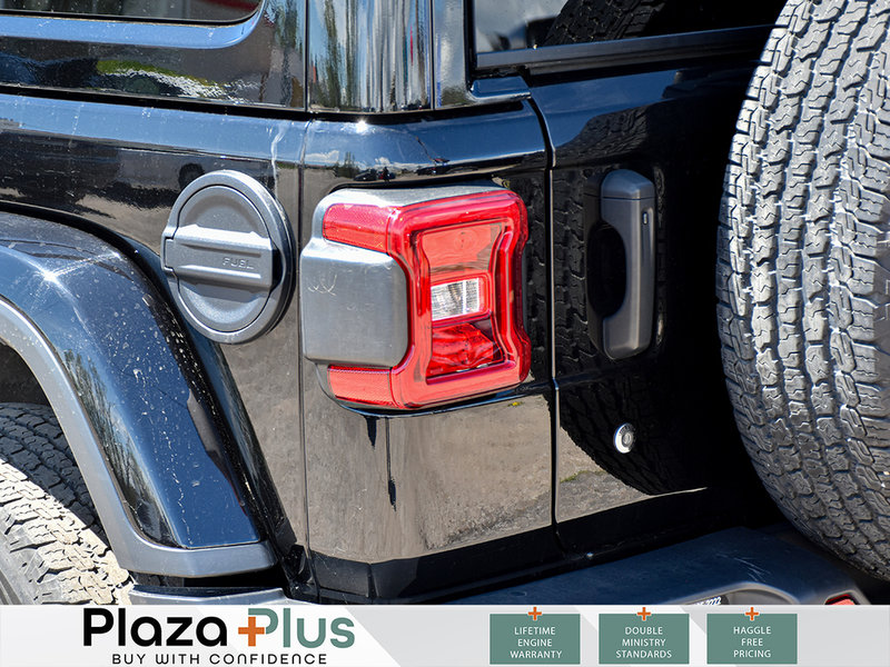 2018 Jeep Wrangler Unlimited Sahara LEATHER SEATS | LOW KM | ALLOY RIMS