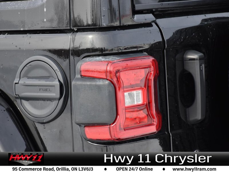 2018 Jeep Wrangler Unlimited Sahara LEATHER SEATS | LOW KM | ALLOY RIMS