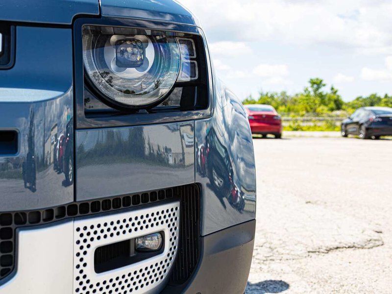 2023 Land Rover Defender SE SE   TURBOCHARGED ENGINE 2.0L or 3.0L   AWD