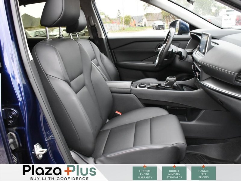 2024 Nissan Rogue SV Moonroof