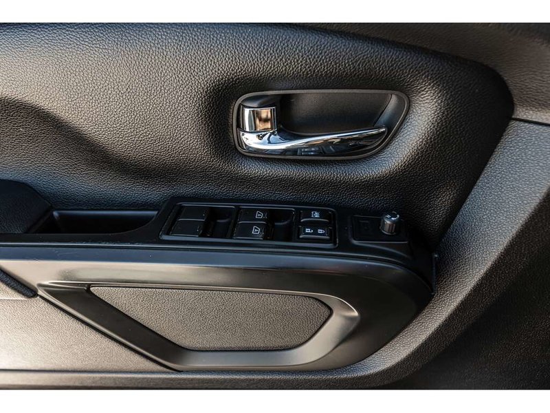 2018 Nissan Titan SV Midnight Edition 4x4 Crew Cab SV Midnight Edition