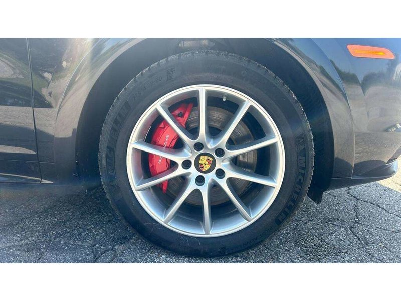 2021 Porsche Cayenne GTS PREMIUM PLUS PKG/BORDEAUX RED INTERIOR/ASSITANCE PKG/REAR ENTERTAINMENT/SPORT CHRONO PKG