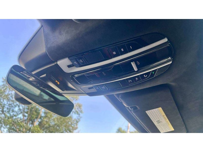 2021 Porsche Cayenne GTS PREMIUM PLUS PKG/BORDEAUX RED INTERIOR/ASSITANCE PKG/REAR ENTERTAINMENT/SPORT CHRONO PKG