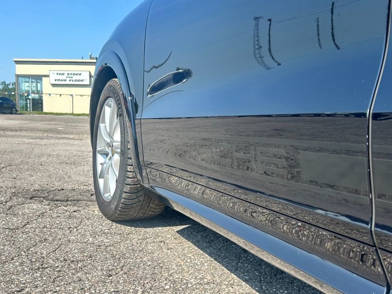2021 Porsche Cayenne GTS PREMIUM PLUS PKG/BORDEAUX RED INTERIOR/ASSITANCE PKG/REAR ENTERTAINMENT/SPORT CHRONO PKG
