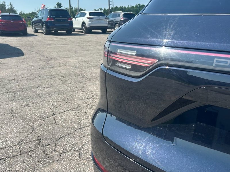 2021 Porsche Cayenne GTS PREMIUM PLUS PKG/BORDEAUX RED INTERIOR/ASSITANCE PKG/REAR ENTERTAINMENT/SPORT CHRONO PKG