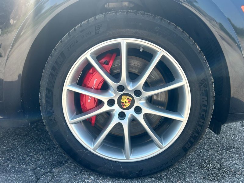 2021 Porsche Cayenne GTS PREMIUM PLUS PKG/BORDEAUX RED INTERIOR/ASSITANCE PKG/REAR ENTERTAINMENT/SPORT CHRONO PKG