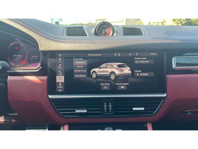 2021 Porsche Cayenne GTS PREMIUM PLUS PKG/BORDEAUX RED INTERIOR/ASSITANCE PKG/REAR ENTERTAINMENT/SPORT CHRONO PKG