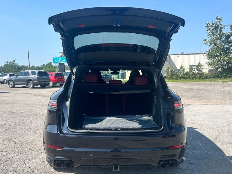 2021 Porsche Cayenne GTS PREMIUM PLUS PKG/BORDEAUX RED INTERIOR/ASSITANCE PKG/REAR ENTERTAINMENT/SPORT CHRONO PKG