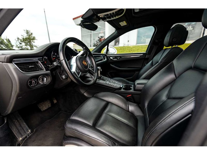 2018 Porsche Macan GTS GTS AWD   v3.0L TWIN - TURBO V6   360 HORSEPOWER
