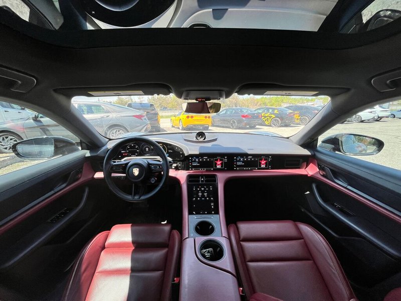 2020 Porsche Taycan 4S PREMIUM PKG/PERFORMANCE BATTERY/BORDEUX RED INTERIOR/PORSCHE INNO DRIVE WITH ADAPTIVE CRUISE/5-PASGR