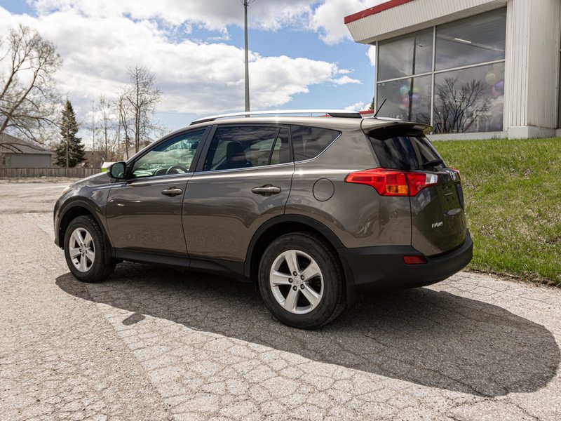 2014 Toyota RAV4 XLE FWD 4dr XLE
