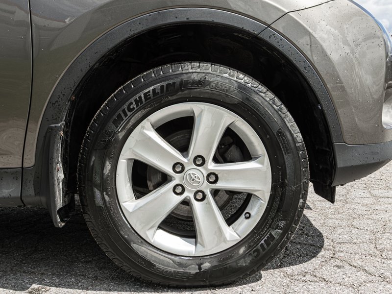 2014 Toyota RAV4 XLE FWD 4dr XLE
