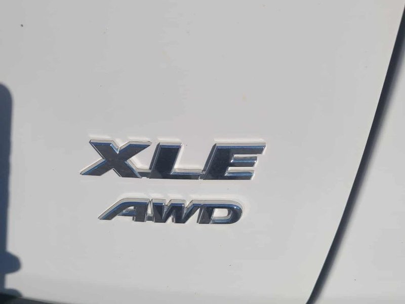 Toyota RAV4 XLE AWD 2019
