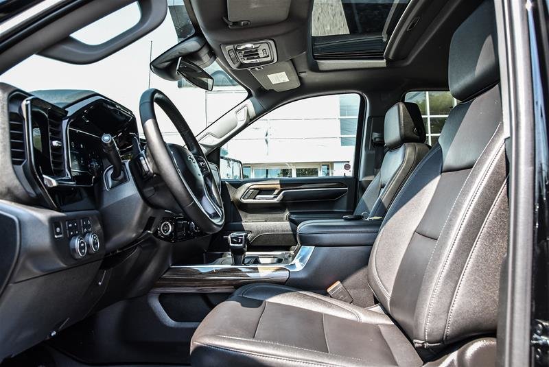 2023 Chevrolet Silverado 1500 Crew Cab 4x4 RST / Standard Box