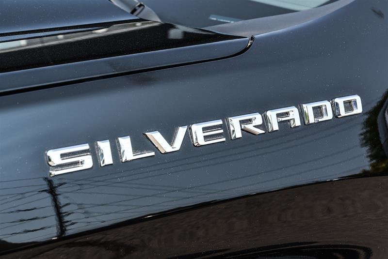 2023 Chevrolet Silverado 1500 Crew Cab 4x4 RST / Standard Box
