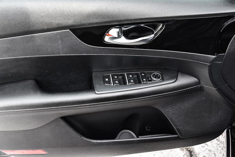 2022 Kia Forte Sedan EX IVT