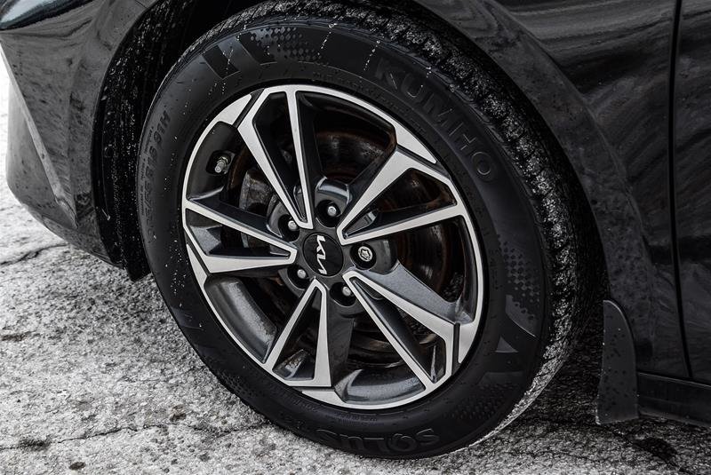 2022 Kia Forte Sedan EX IVT