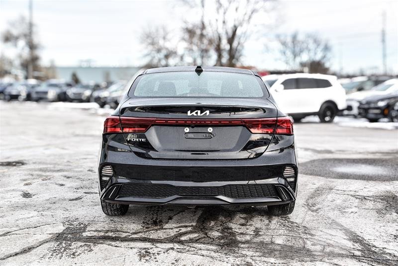 2022 Kia Forte Sedan EX IVT