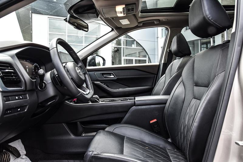 2022 Nissan Rogue Platinum CVT (2)