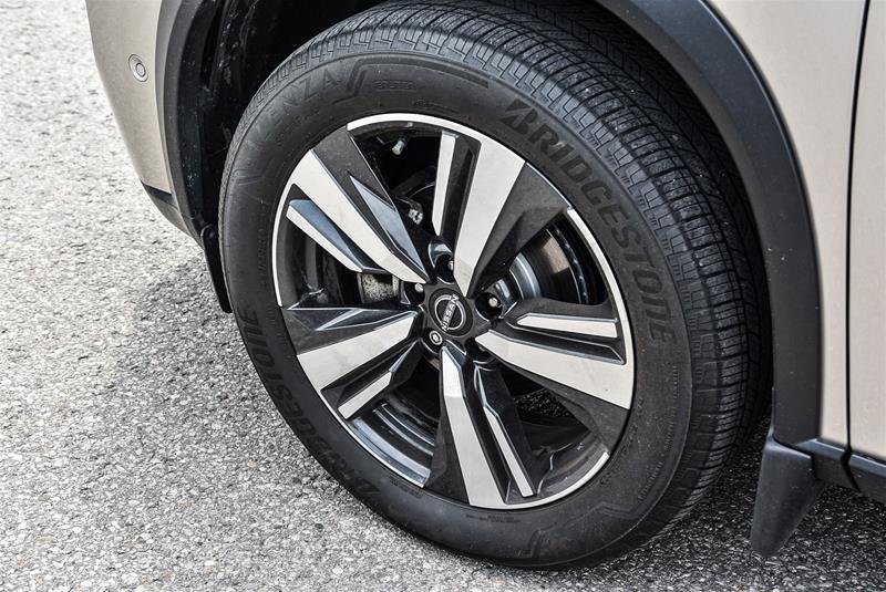 2022 Nissan Rogue Platinum CVT (2)