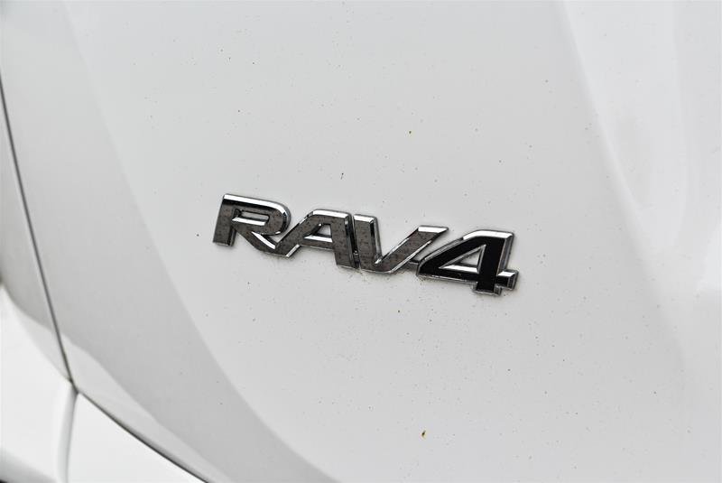 2018 Toyota RAV4 Hybrid SE