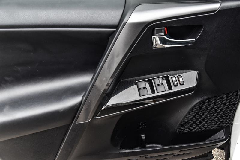 2018 Toyota RAV4 Hybrid SE