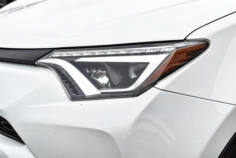 2018 Toyota RAV4 Hybrid SE